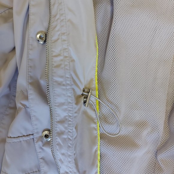 Beige wind jacket BCBG - Picture 3 of 11